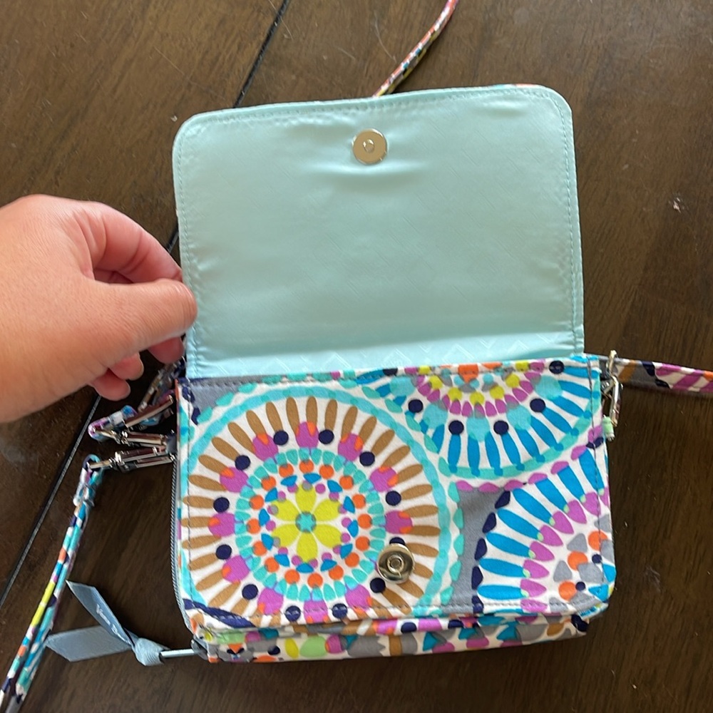 NWT! Vera Bradley Sunny Medallion RFID 3-n1 Crossbody - Picture 4 of 8
